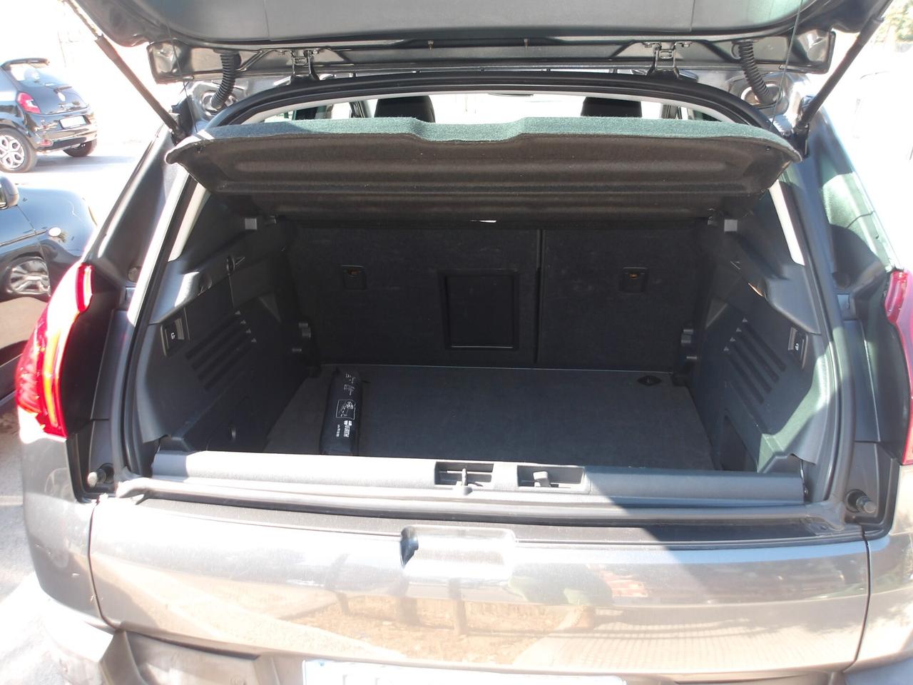 PEUGEOT 3008 1.6 DIESEL-AUTO-GARANZIA FULL