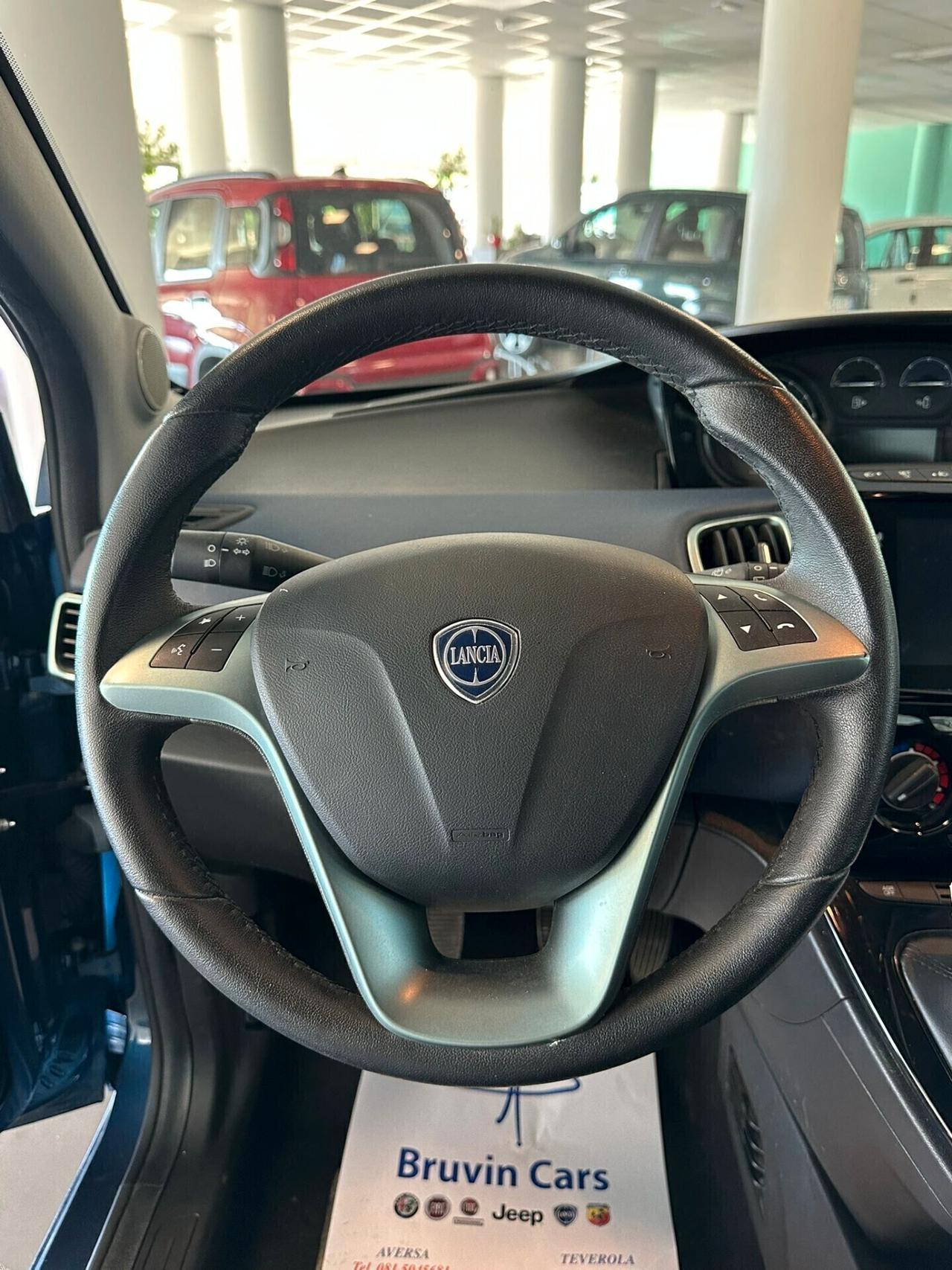 Lancia Ypsilon 1.0 Hybrid Platino 2024 FULL OPTIONAL