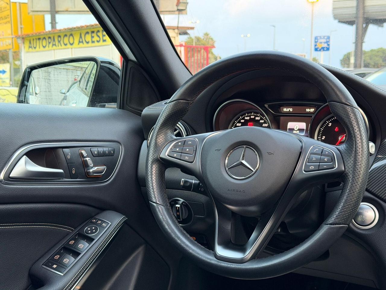 MERCEDES GLA 200D PREMIUM AMG NIGHT EDITION 136CV