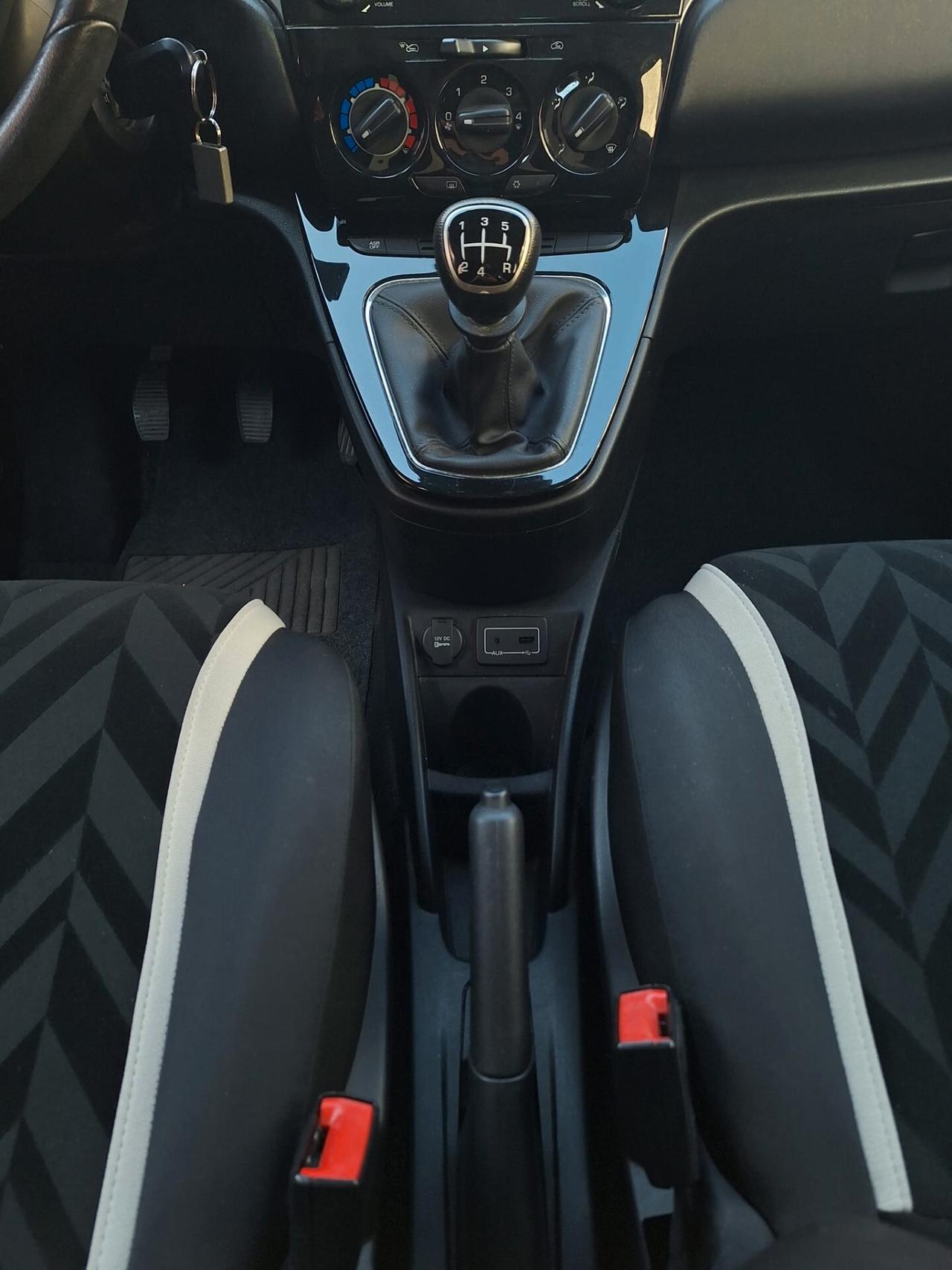 Lancia Ypsilon 1.2 69 CV 5 porte GPL Ecochic Silver