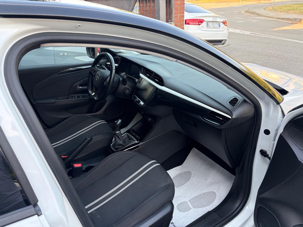 Opel Corsa 1.2 Design & Tech