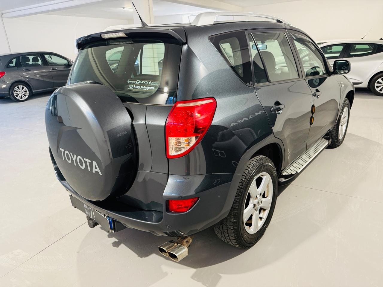 Toyota RAV 4 RAV4 2.2 D-4D 136 CV Luxury*GANCIO TRAINO*