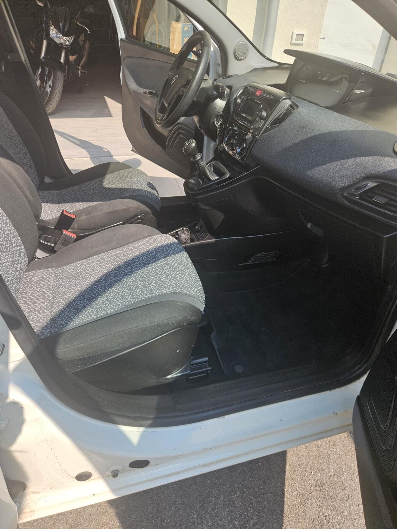 Lancia Ypsilon 1.2 69 CV 5 porte GPL Ecochic Gold