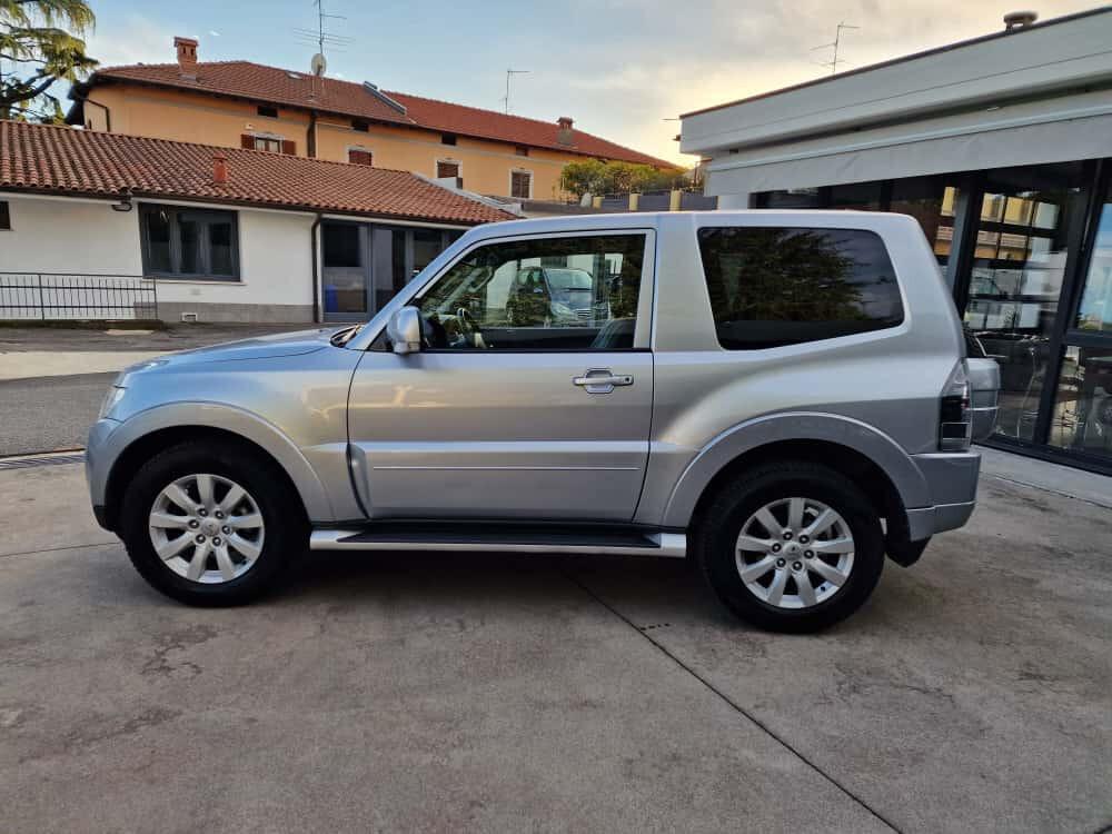 Mitsubishi Pajero 3.2 DI-D 16V 3p. Intense DPF