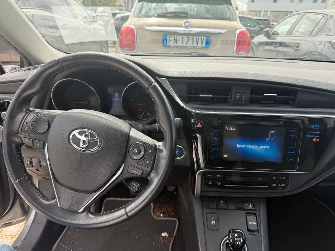 Toyota Auris 1.8 Hybrid Business
