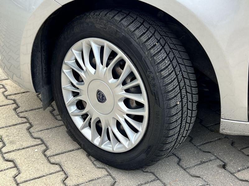 Lancia Ypsilon Ypsilon 1.2 69 CV 5 porte Elefantino