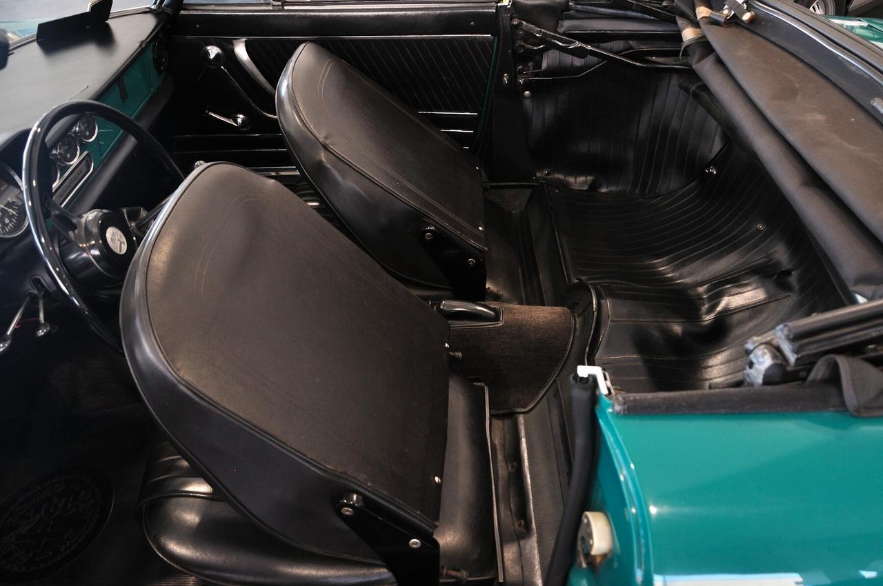Alfa Romeo Spider 1300 Junior Duetto osso di seppia RIAR conservata