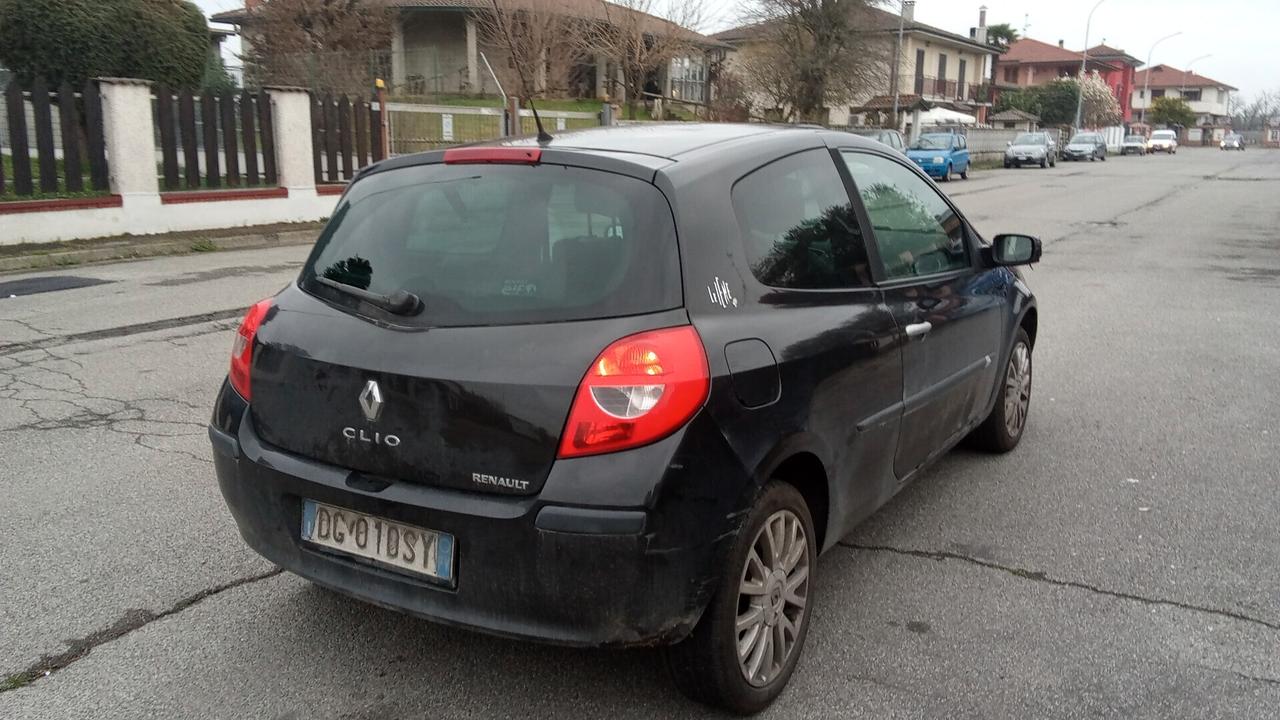 Renault Clio 1.4 16V 3 porte Le Iene