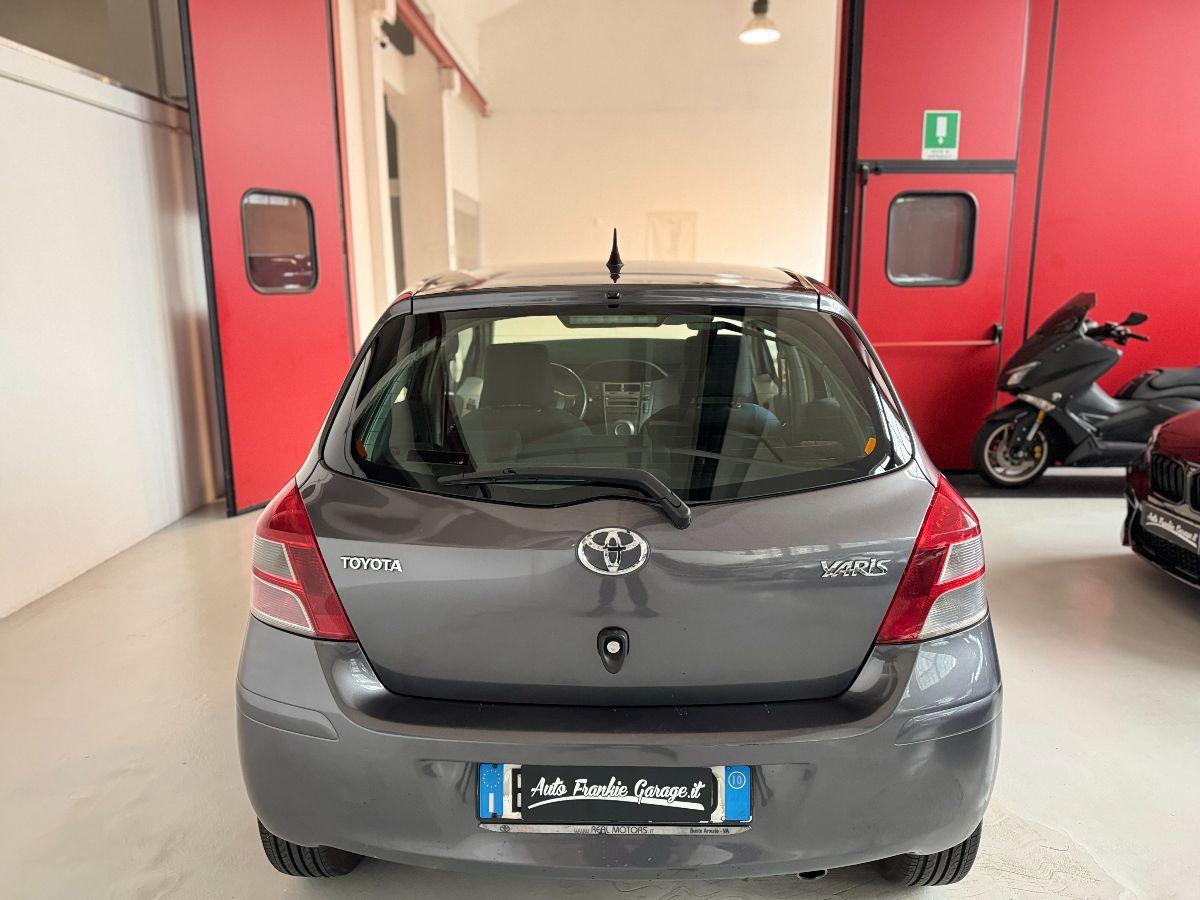 TOYOTA - Yaris - 1.0 5p. Sol