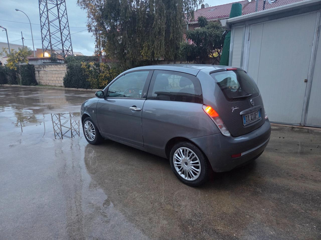 Lancia Ypsilon 1.2 Versus
