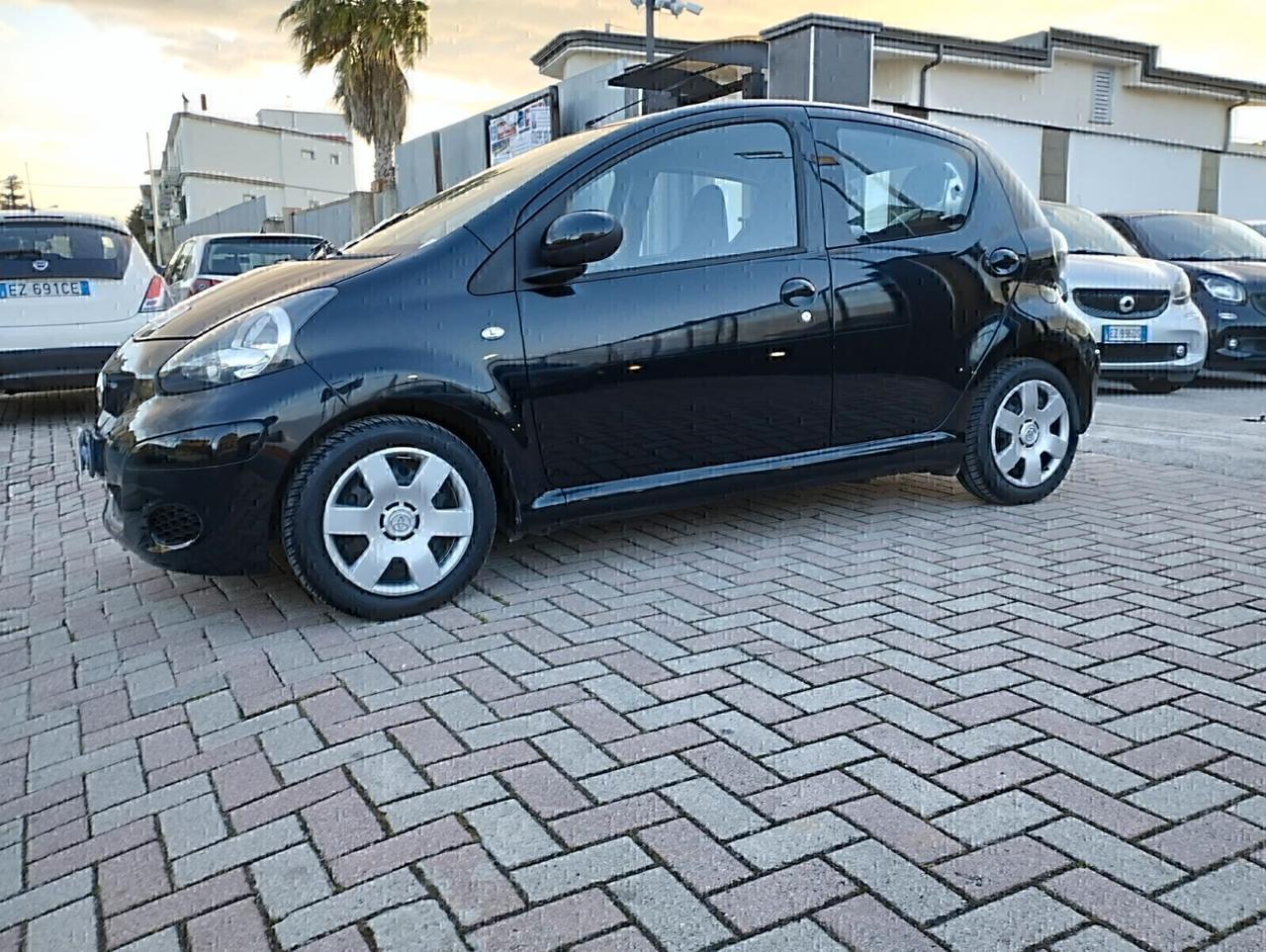 Toyota Aygo 1.0 CLIMATIZZATA 79 MILA KM!