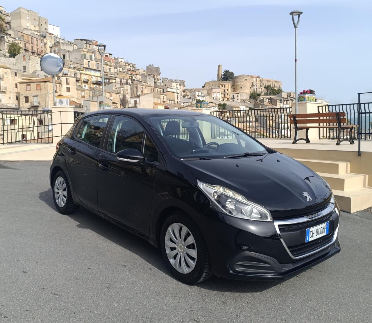 Peugeot 208 BlueHDi 100 5 porte Allure