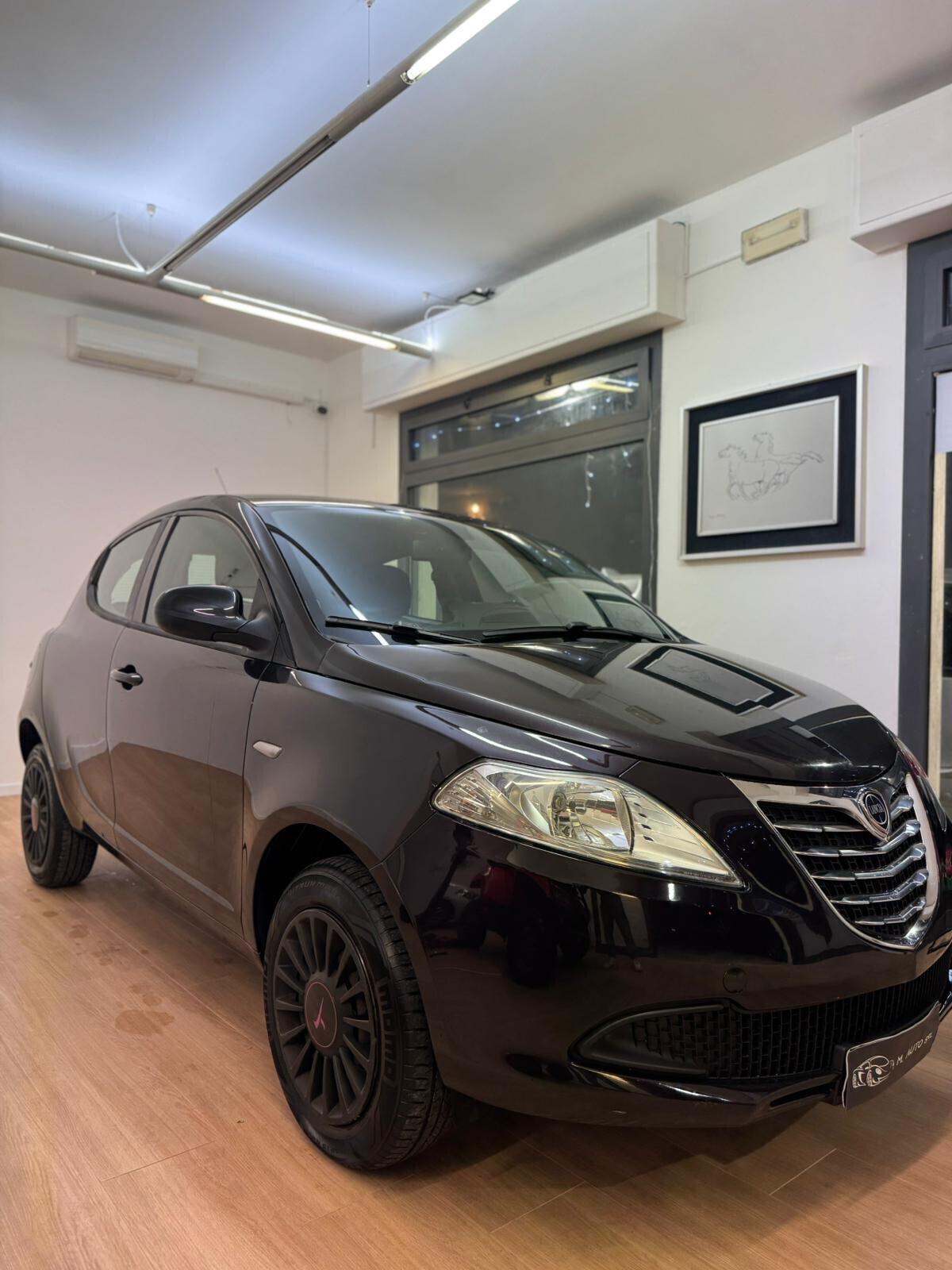Lancia Ypsilon 0.9 TwinAir 85 CV 5 porte S&S Gold
