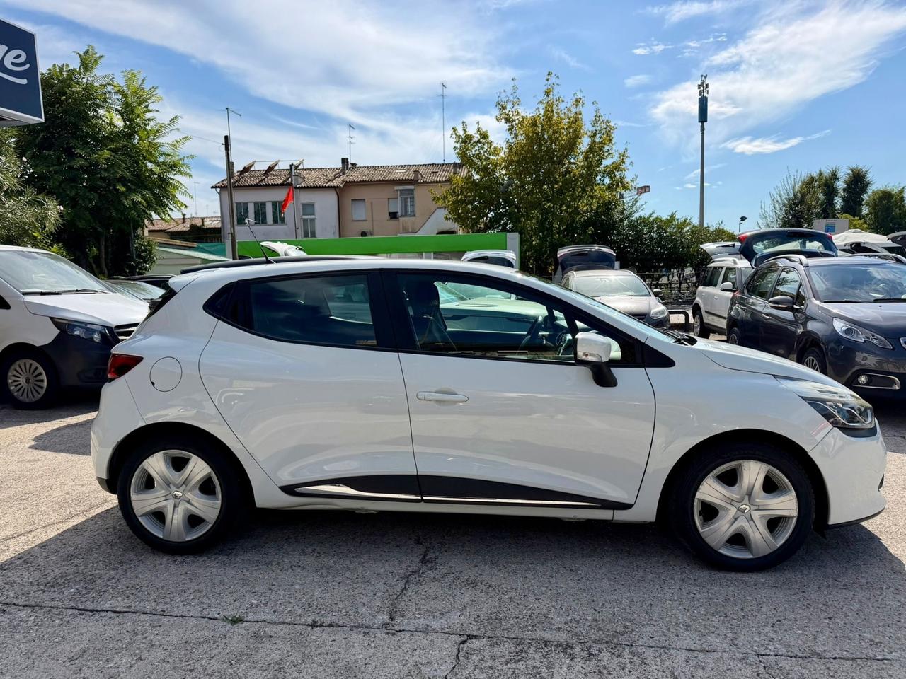 Renault Clio 1.2 75CV Neopatentati