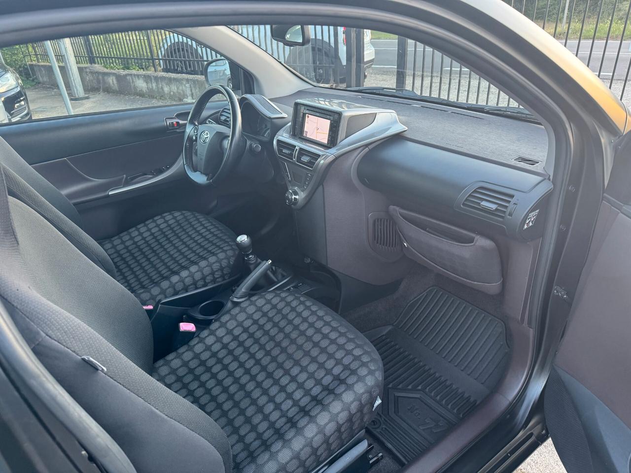 Toyota iQ 1.4 DIESEL