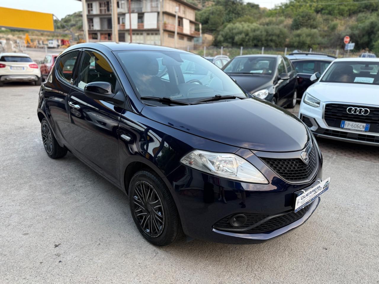 Lancia Ypsilon 1.2 69 CV 5 porte Platinum Km Certif.