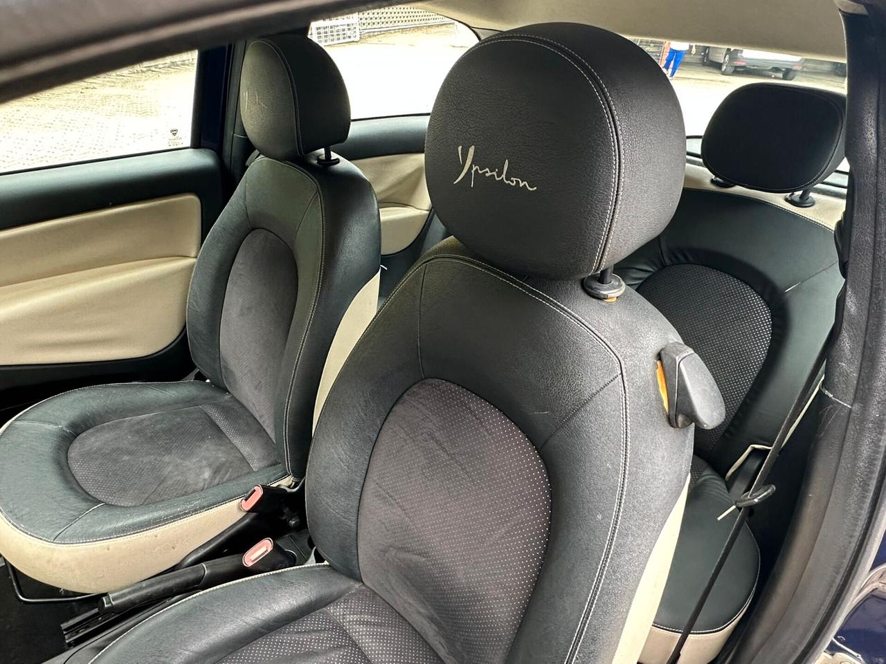 Lancia Ypsilon 1.4 Platino