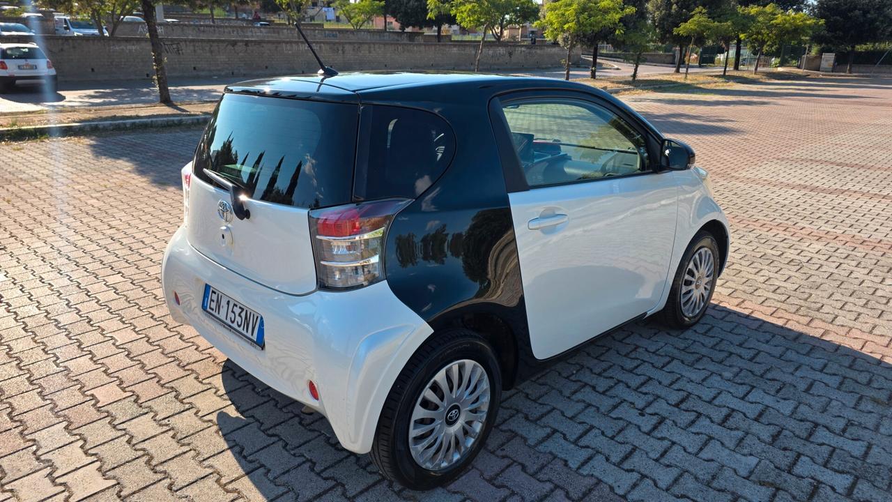 Toyota iQ 1.0 CVT Trend