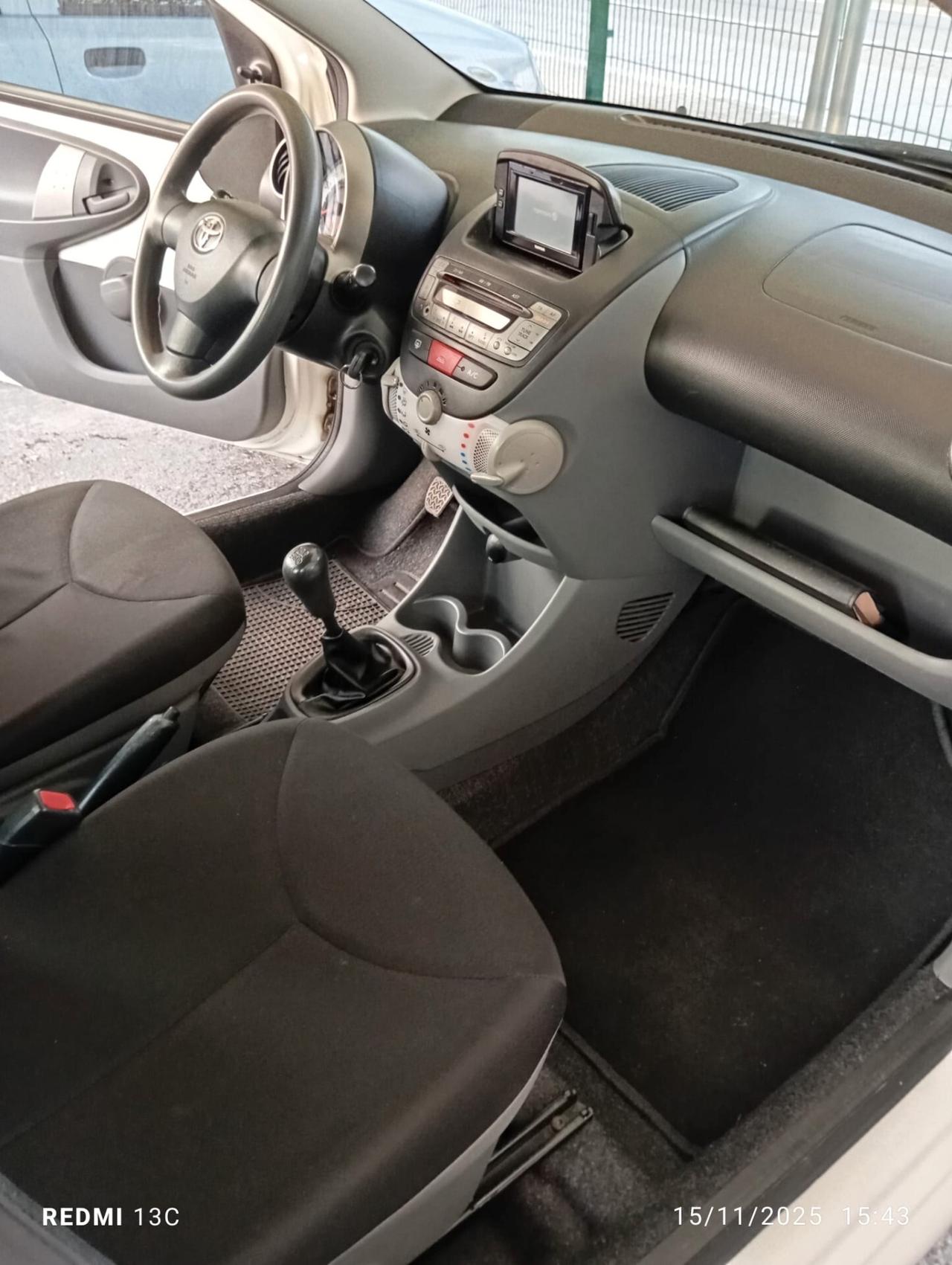 Toyota Aygo 1.0 12V VVT-i 5 porte Deep Ocean Connect