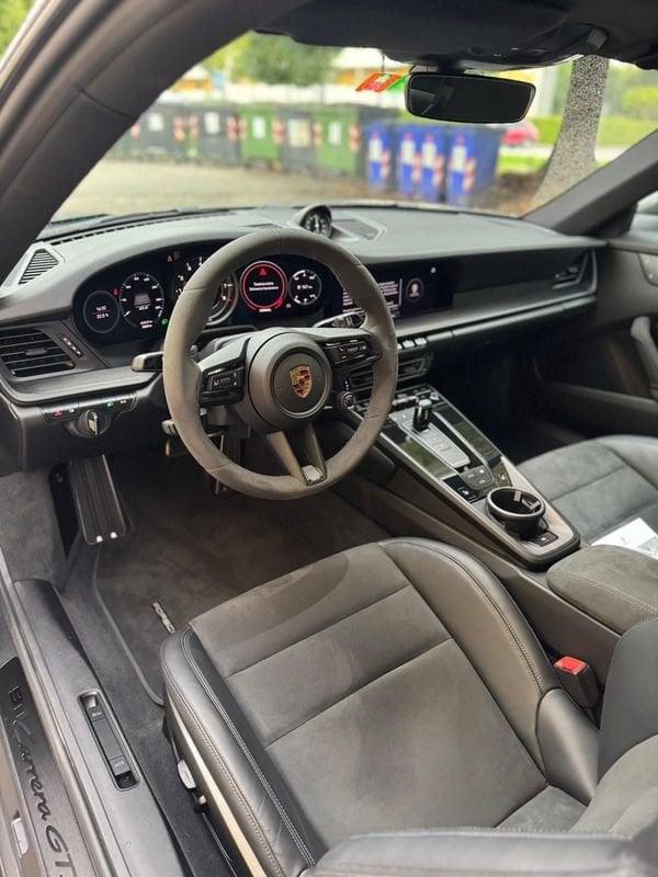 Porsche 911 911 Carrera 4 GTS