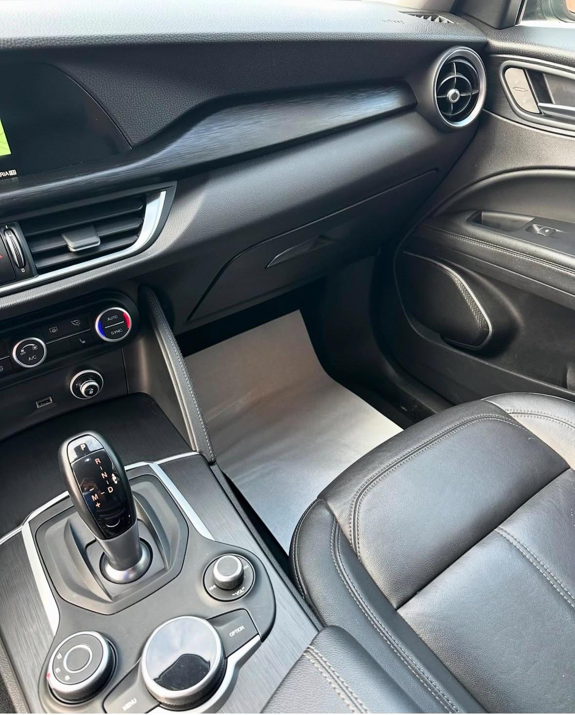 Alfa Romeo Stelvio 2.2 Turbodiesel 180 CV AT8 RWD Executive