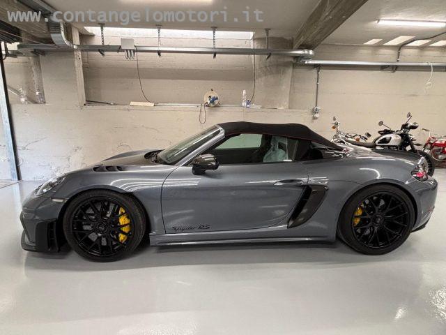 PORSCHE 718 Spyder RS ufficiale italiana