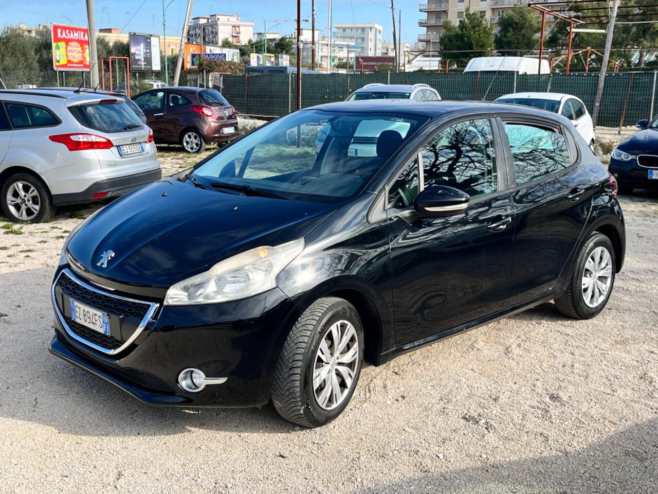 Peugeot 208 1.4 HDi 68 CV 5 porte Allure