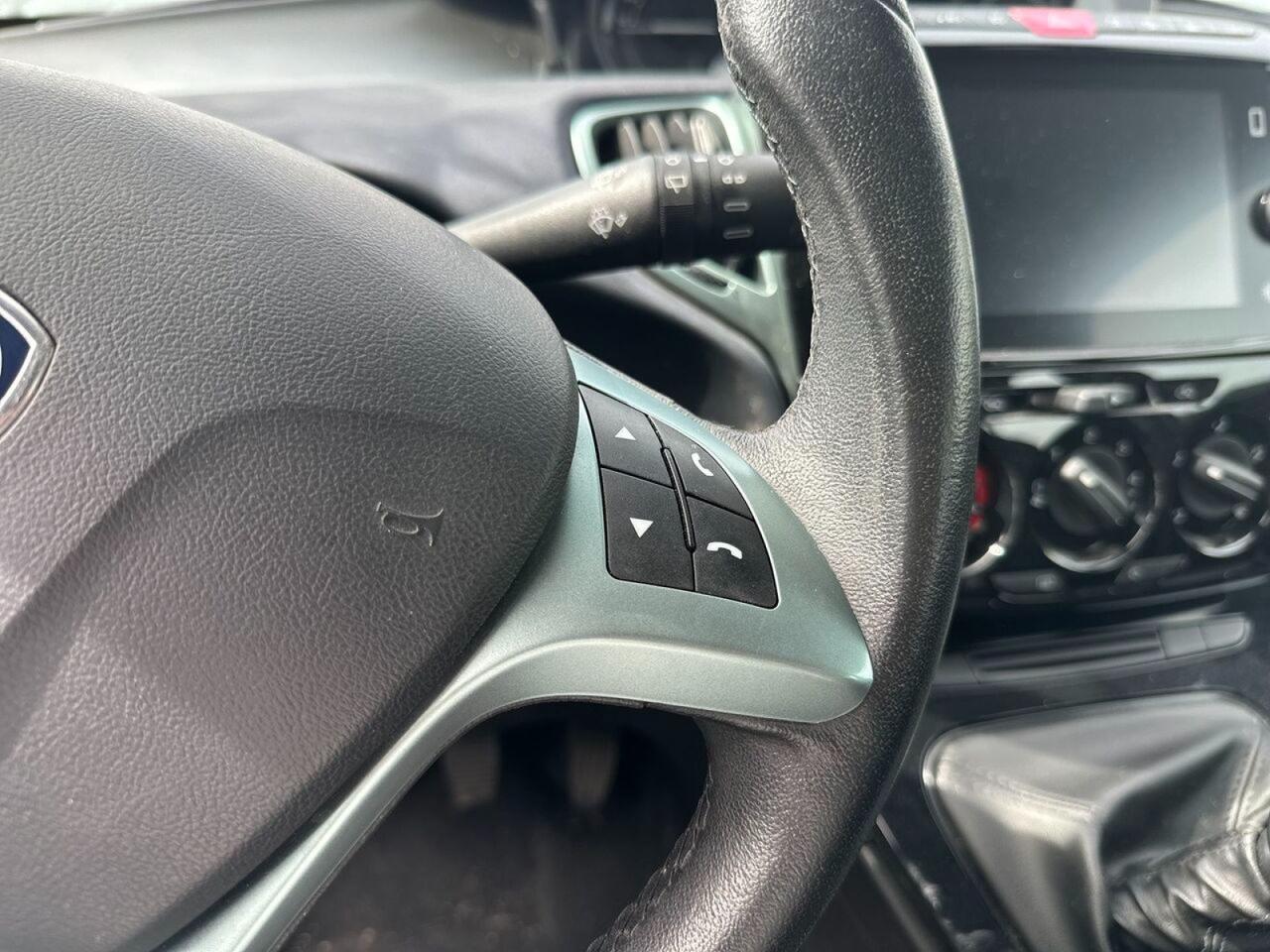 LANCIA Ypsilon III 2021 - Ypsilon 1.0 firefly hybrid Silver Plus s&s 70cv