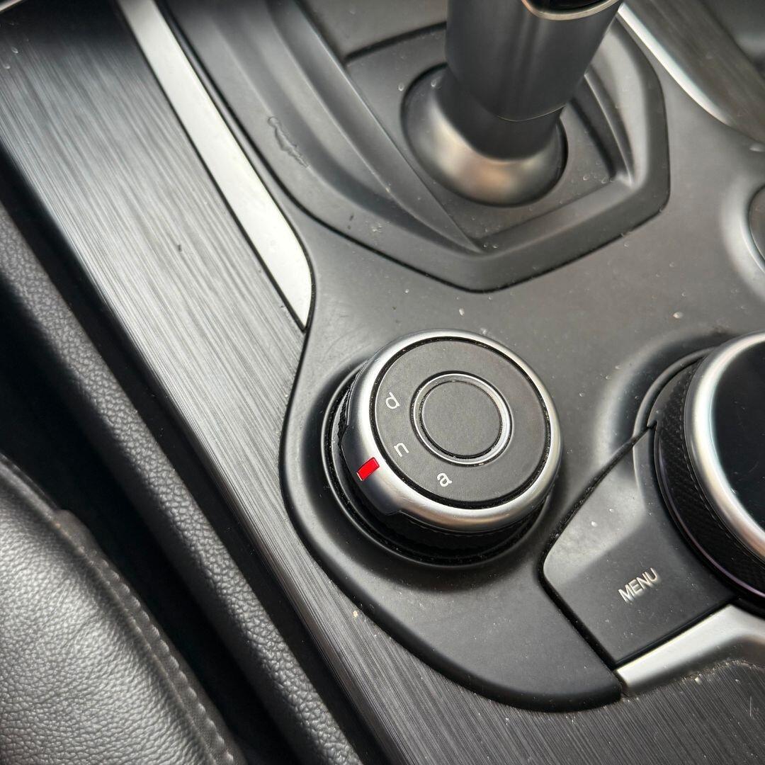 Alfa Romeo Stelvio 2.2 Turbodiesel 180 CV AT8 RWD Executive