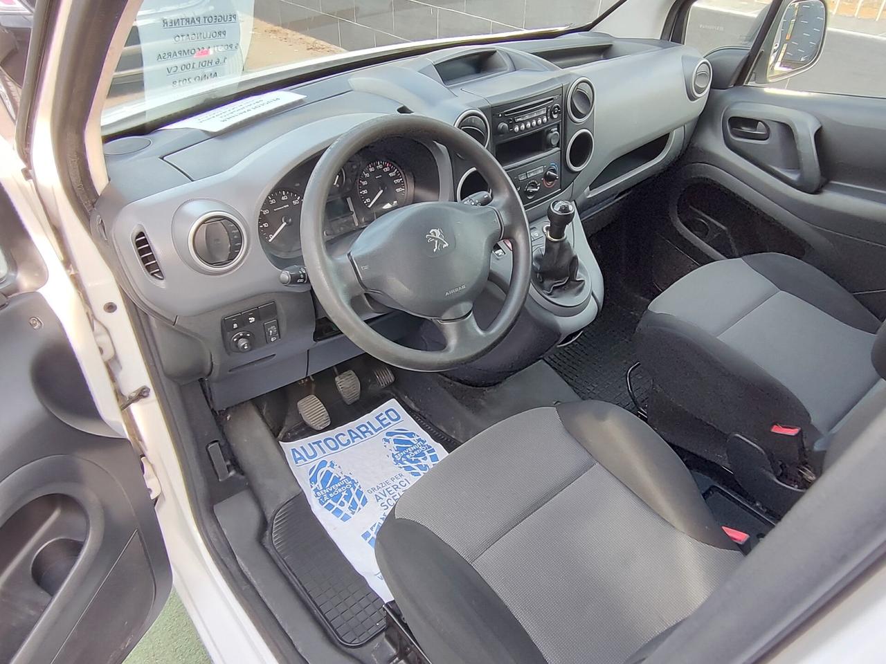 Peugeot Partner maxi prolungato 5 posti