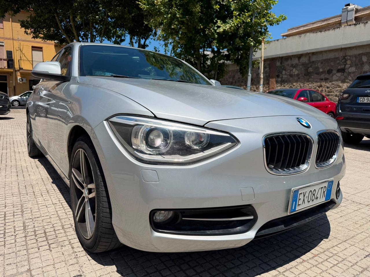 Bmw 118d sport con grande computer e telecamere 118 D