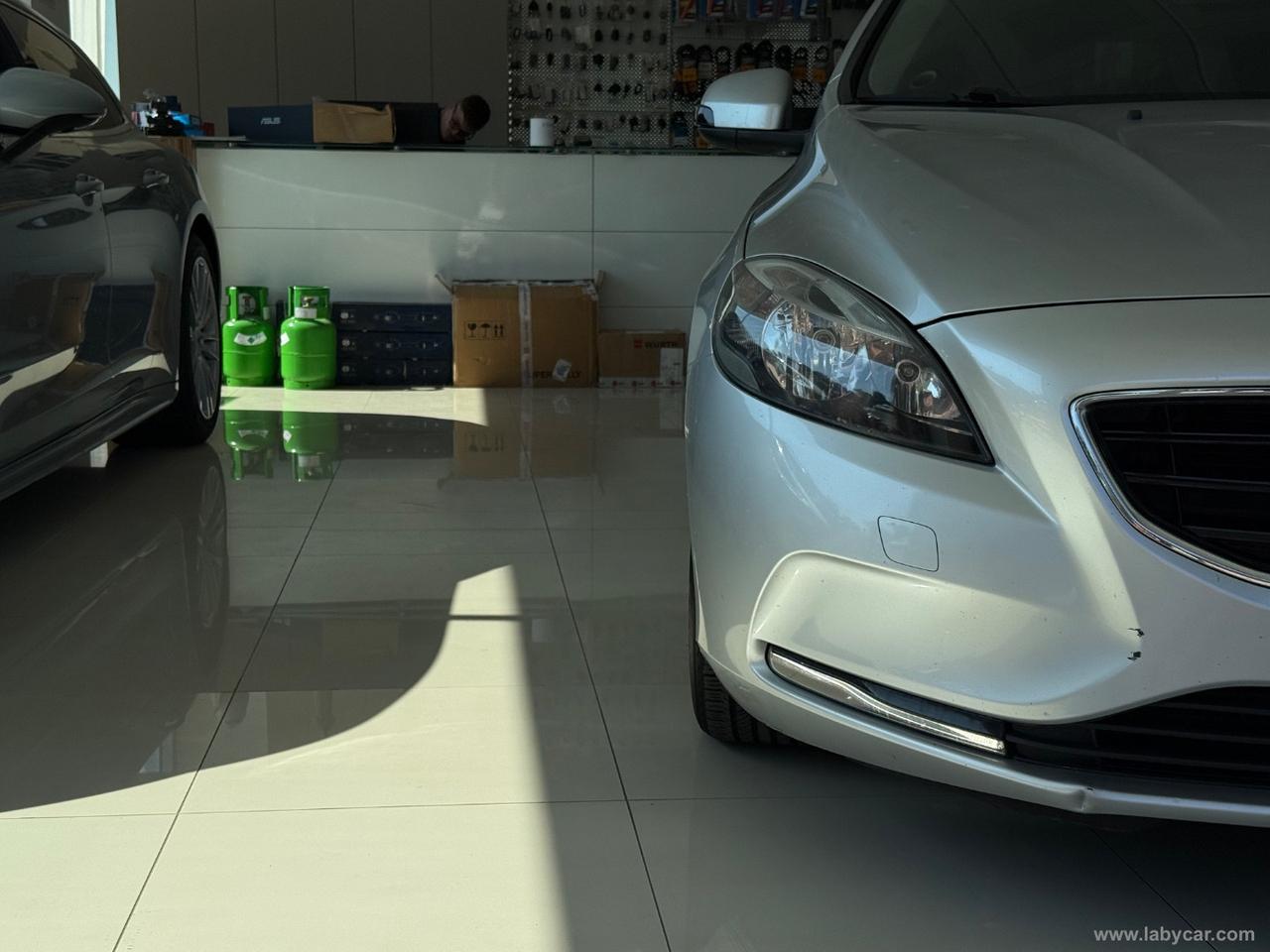 VOLVO V40 D2 Business