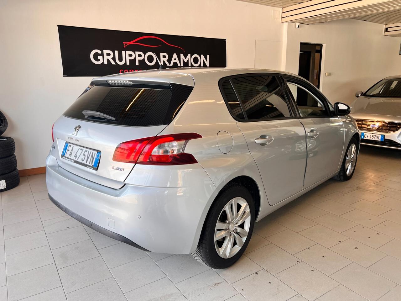 Peugeot 308 BlueHDi 120 S&S Business