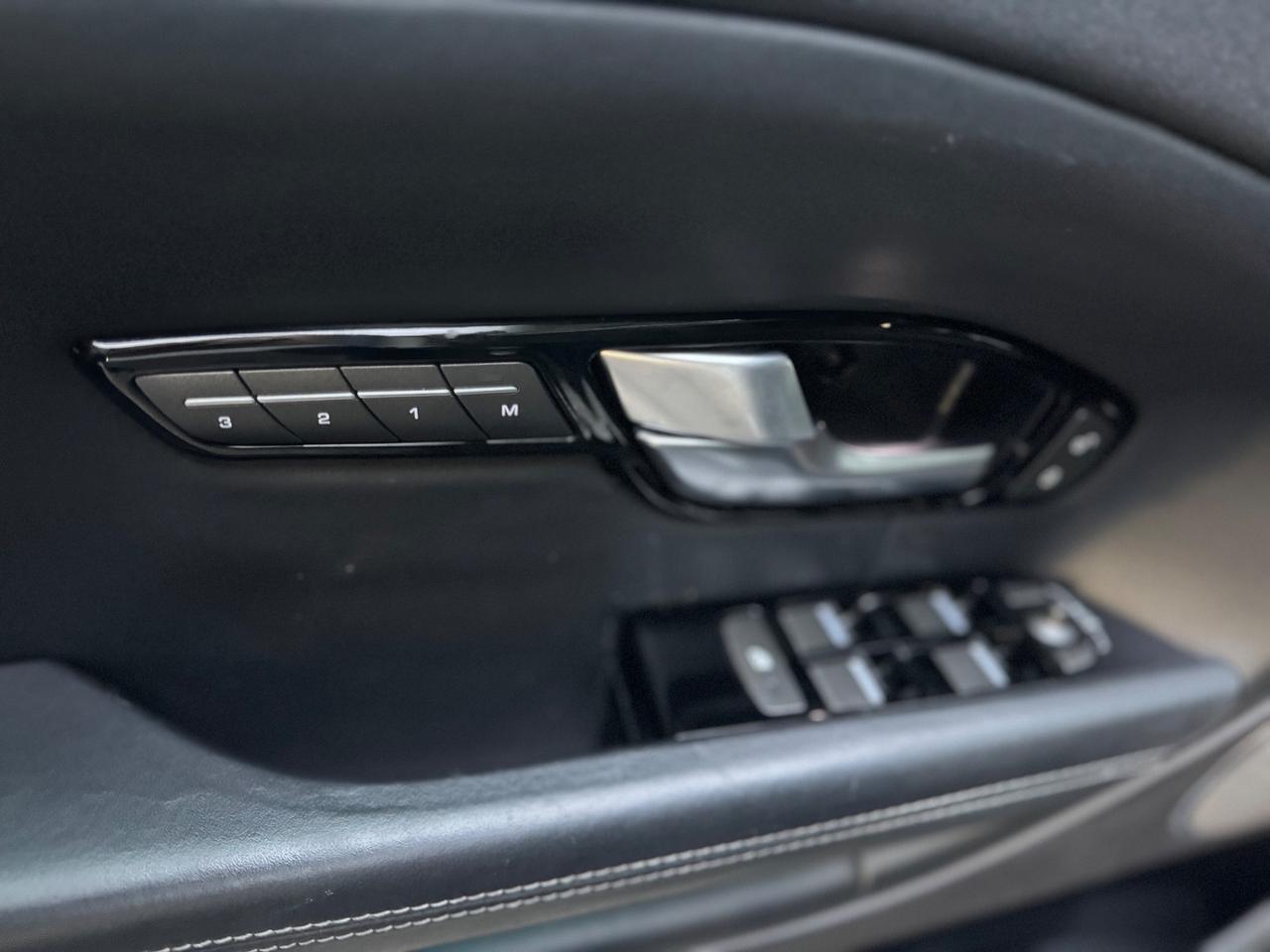 Land Rover Range Evoque 2.0 TD4 180 CV Coupé Autobiography