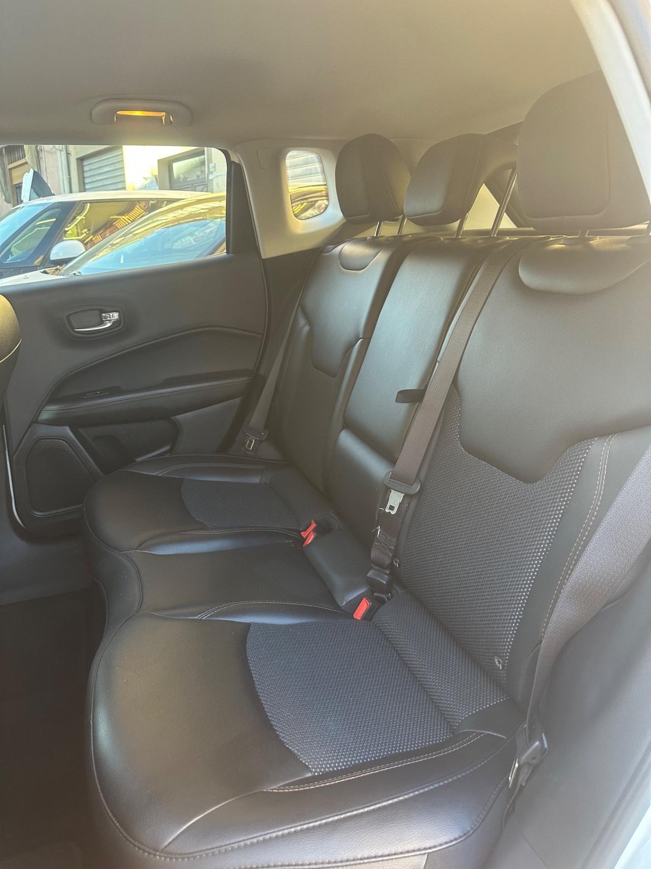 Jeep Compass 2.0 MTJ aut. 4WD Limited KM207399 CERT