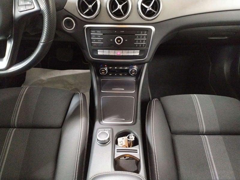 Mercedes-Benz GLA 200 d Premium 4matic auto