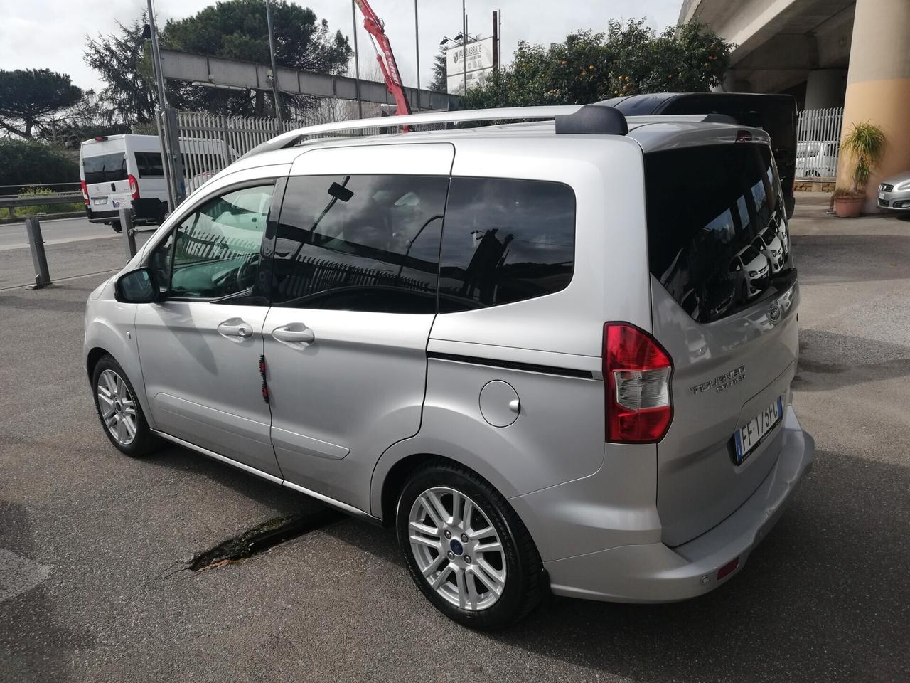 Ford Tourneo Courier 1.0 EcoBoost 100 CV Titanium