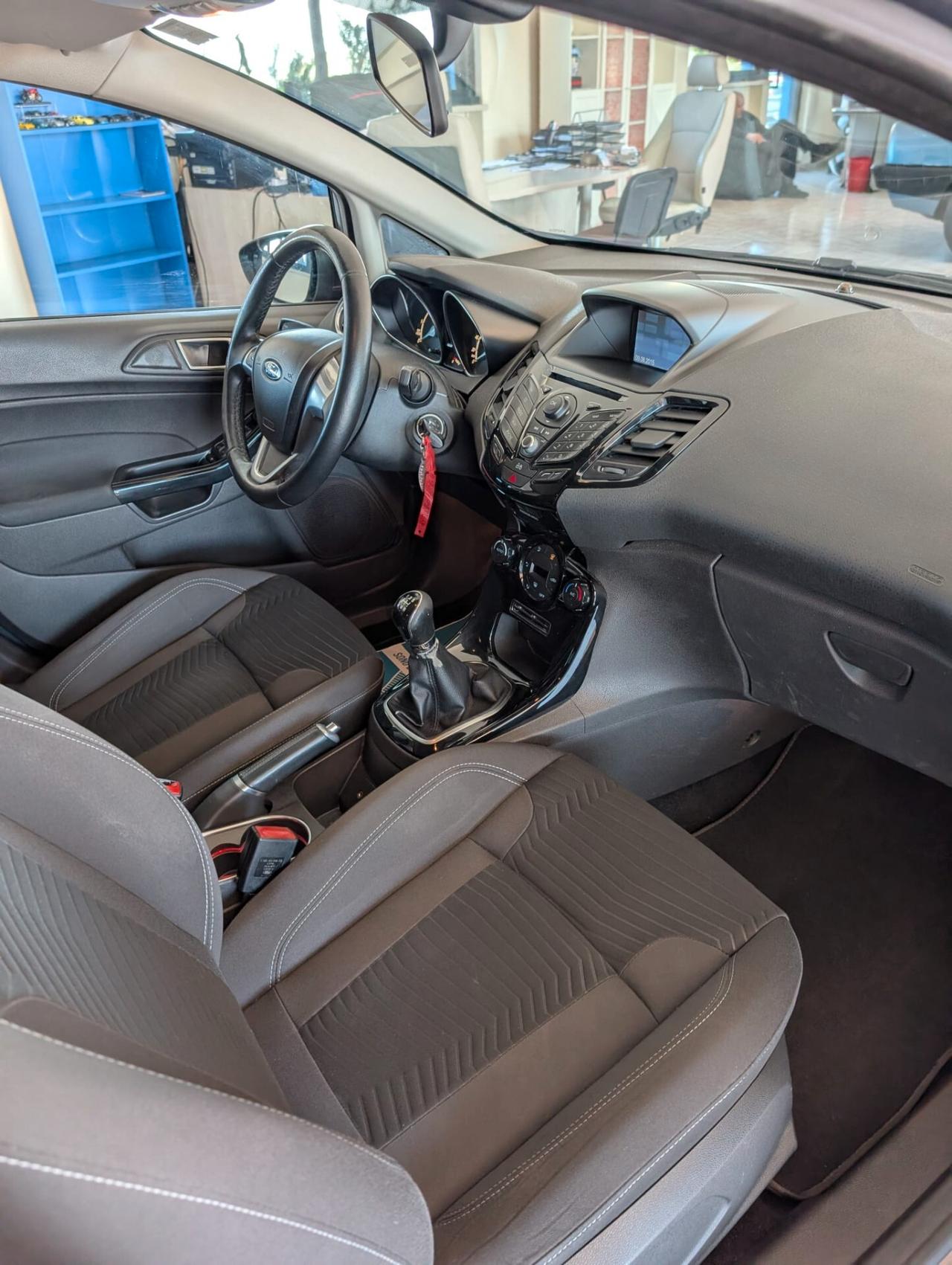 Ford Fiesta 1.5 TDCi 75CV 5 porte Titanium