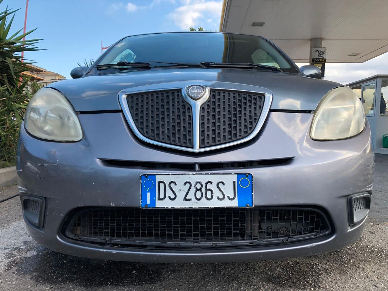 Lancia Ypsilon 1.3 MJT 75 CV Argento