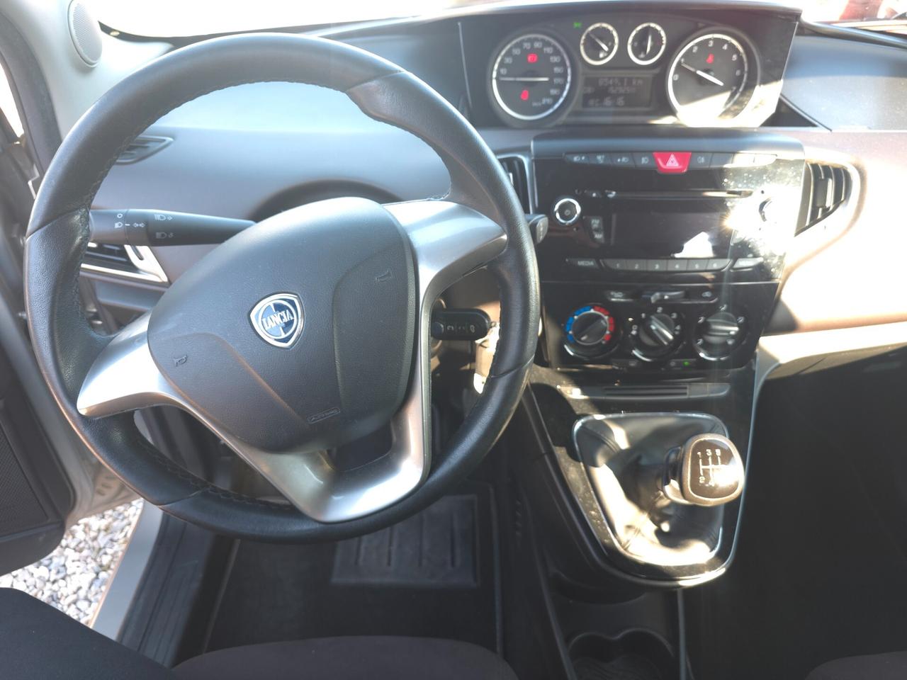 Lancia Ypsilon 1.2 69 CV 5 porte S&S Platinum