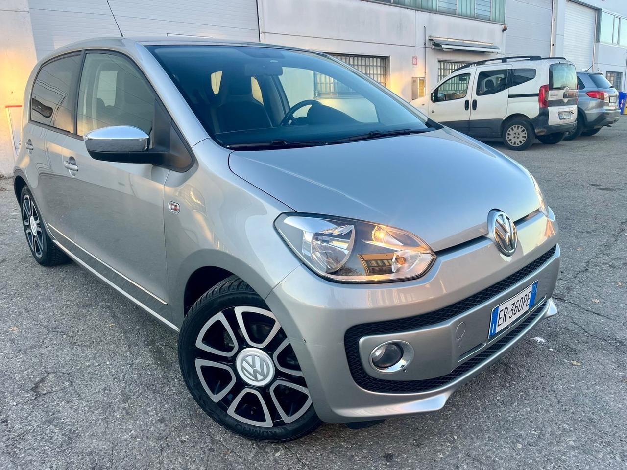 VW Up 1.0benz 2013 153.000km cambio automatico perfetta