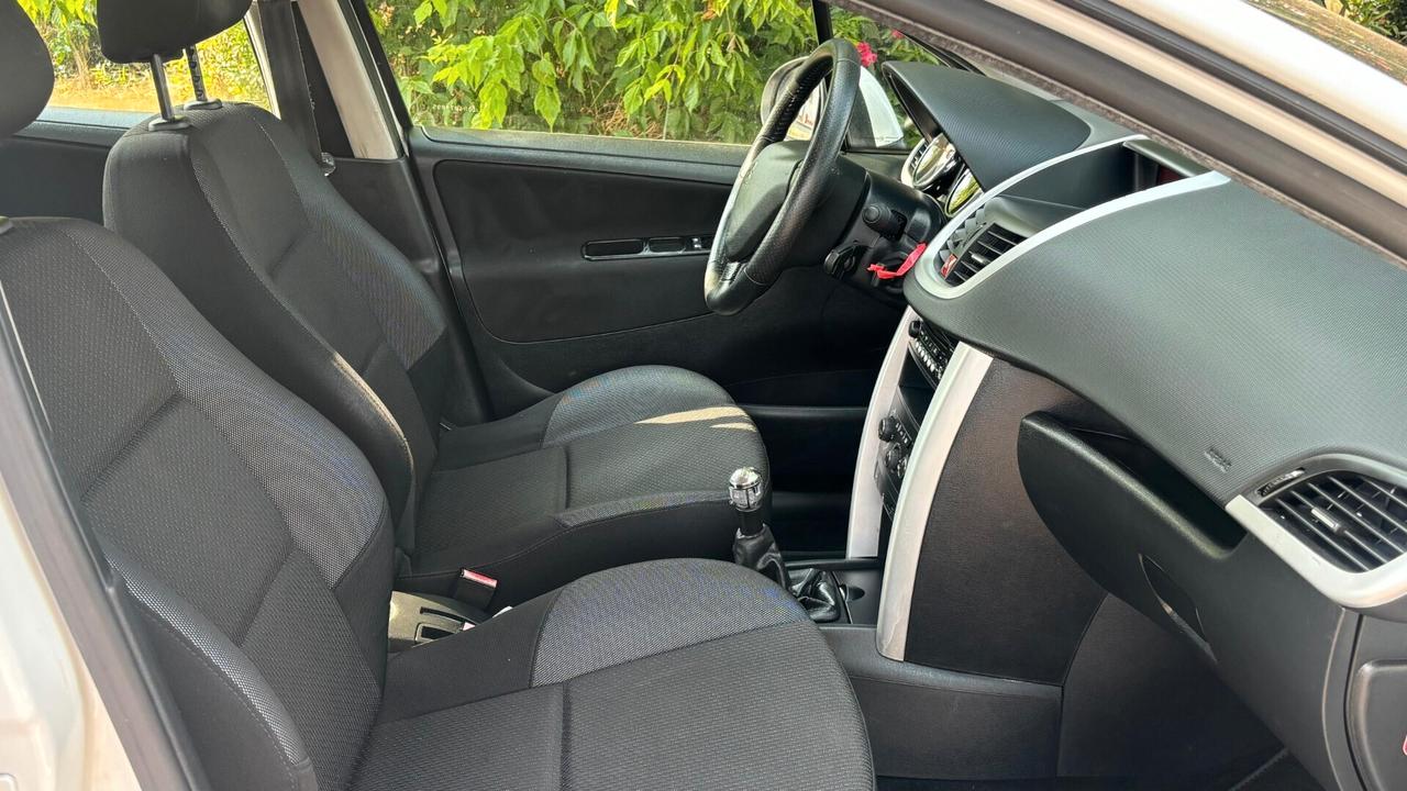 Peugeot 207 1.4 diesel 70CV 5p.ottima per nuovi patentati