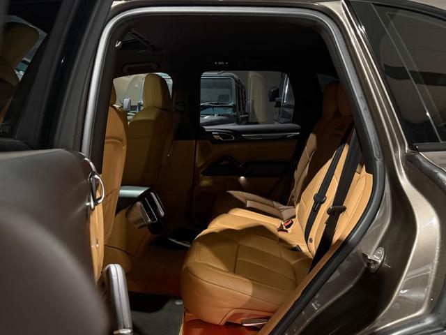 PORSCHE Cayenne 3.0 Diesel Platiunum Edition