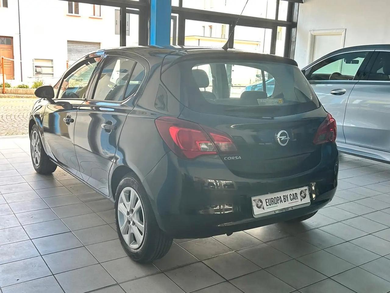 Opel Corsa 1.2 5 porte