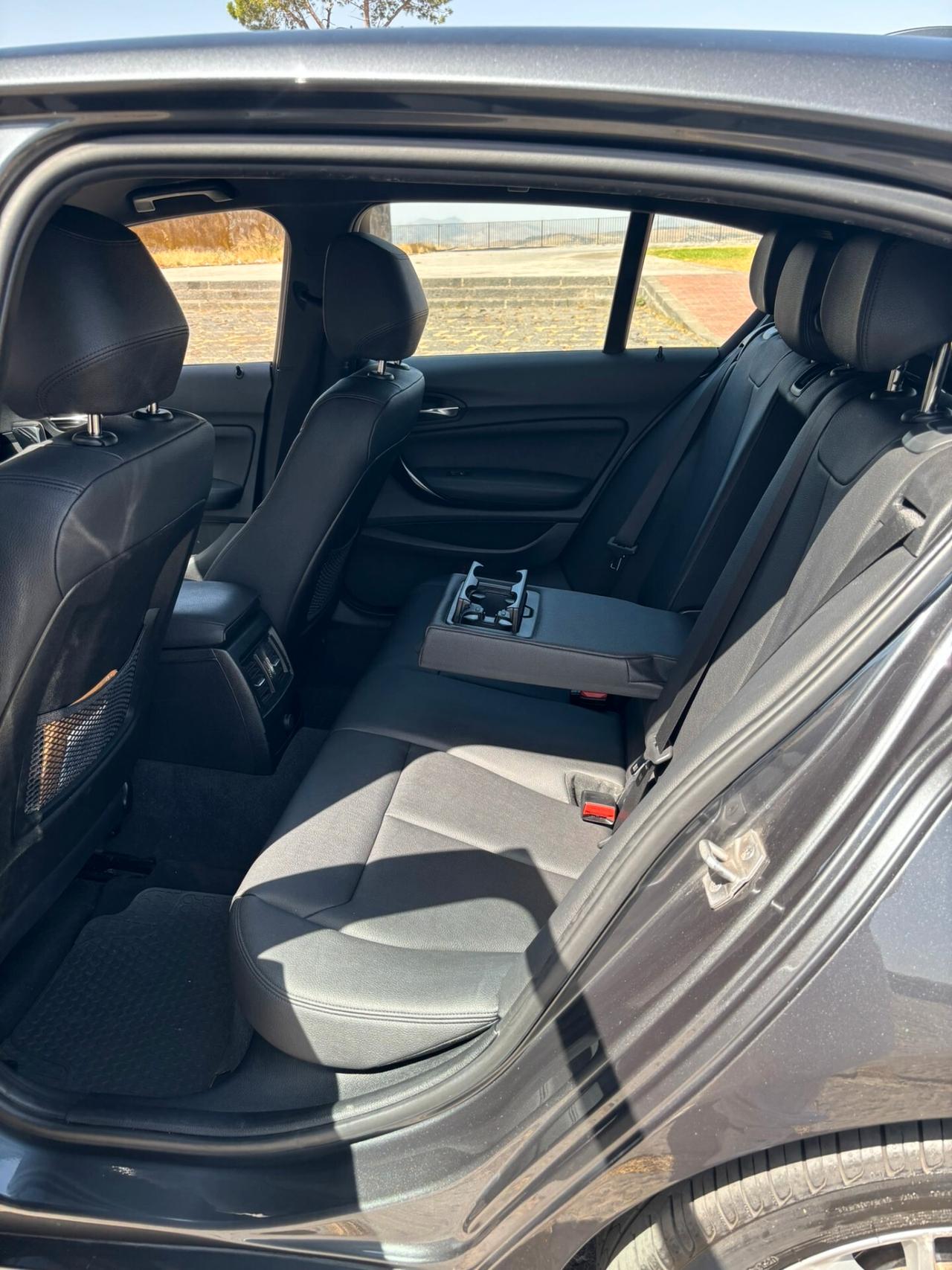 BMW 1er 118d xDrive Advantage