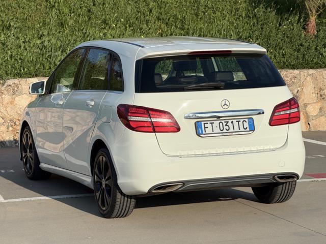 MERCEDES-BENZ B 180 SPORT+NAVI+LED+RCAM+PELLE-TEX+CRUISE+17BLACK