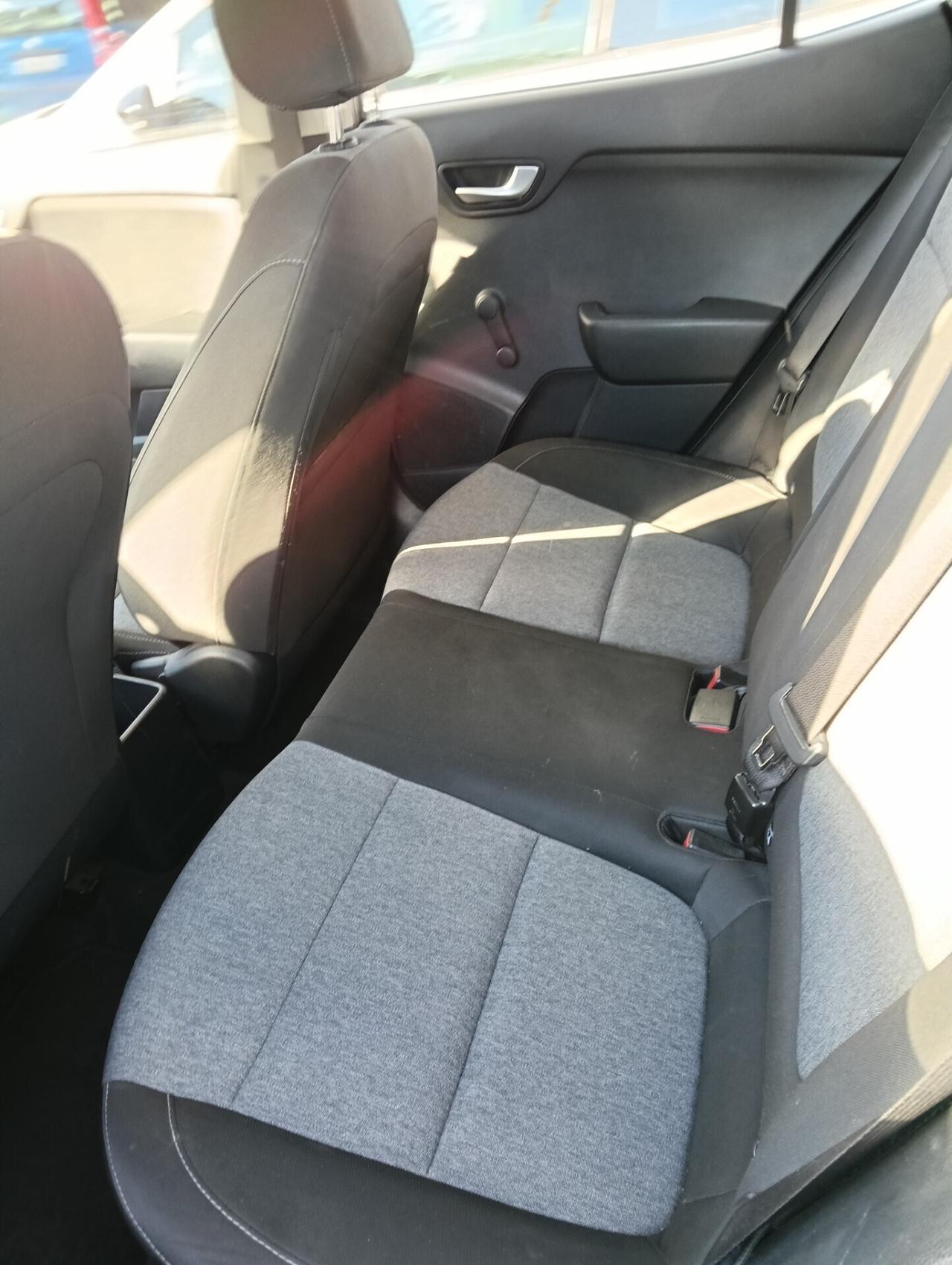 Kia Stonic 1.2 DPI Urban/permute