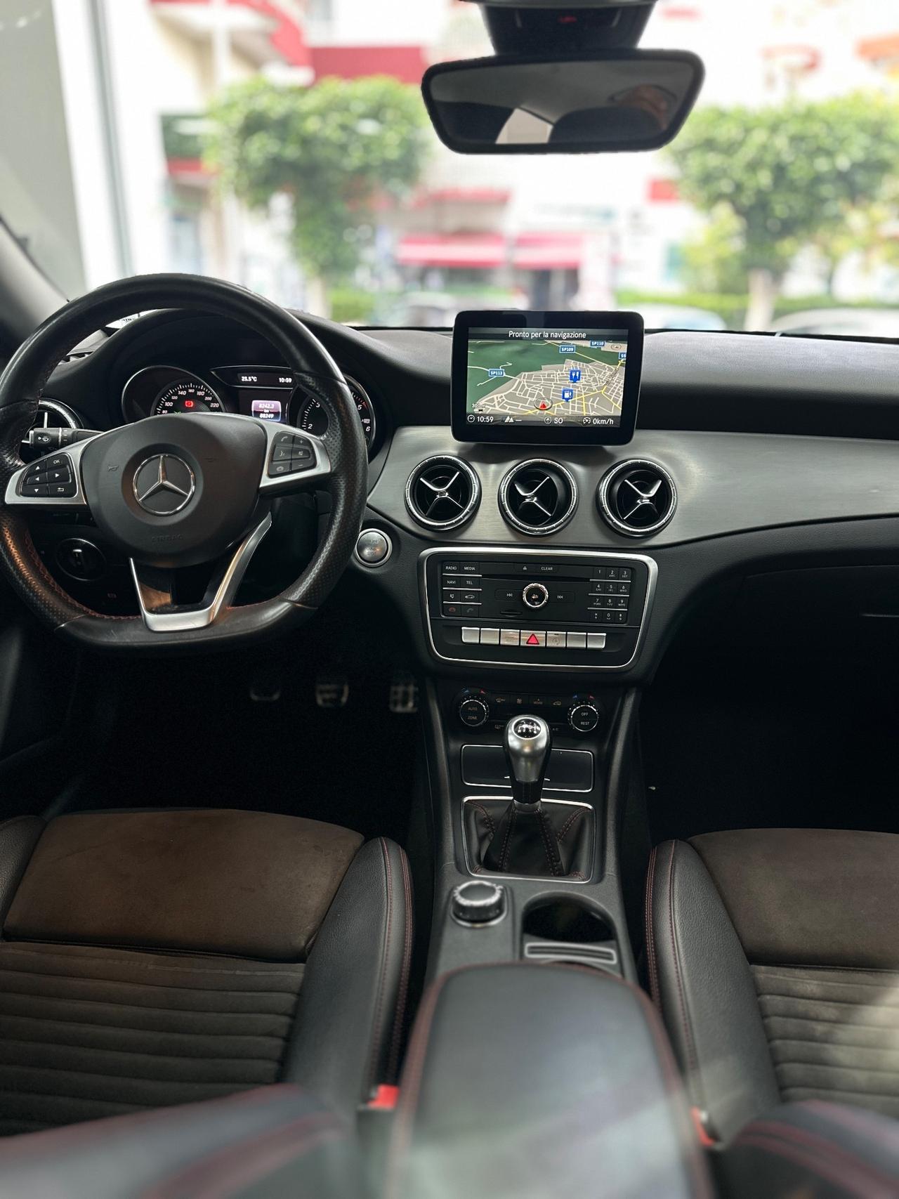 Mercedes-benz CLA 180 d Premium