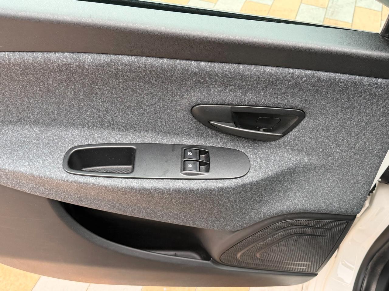 Lancia Ypsilon 1.2 69 cv. ELEFANTINO BLU