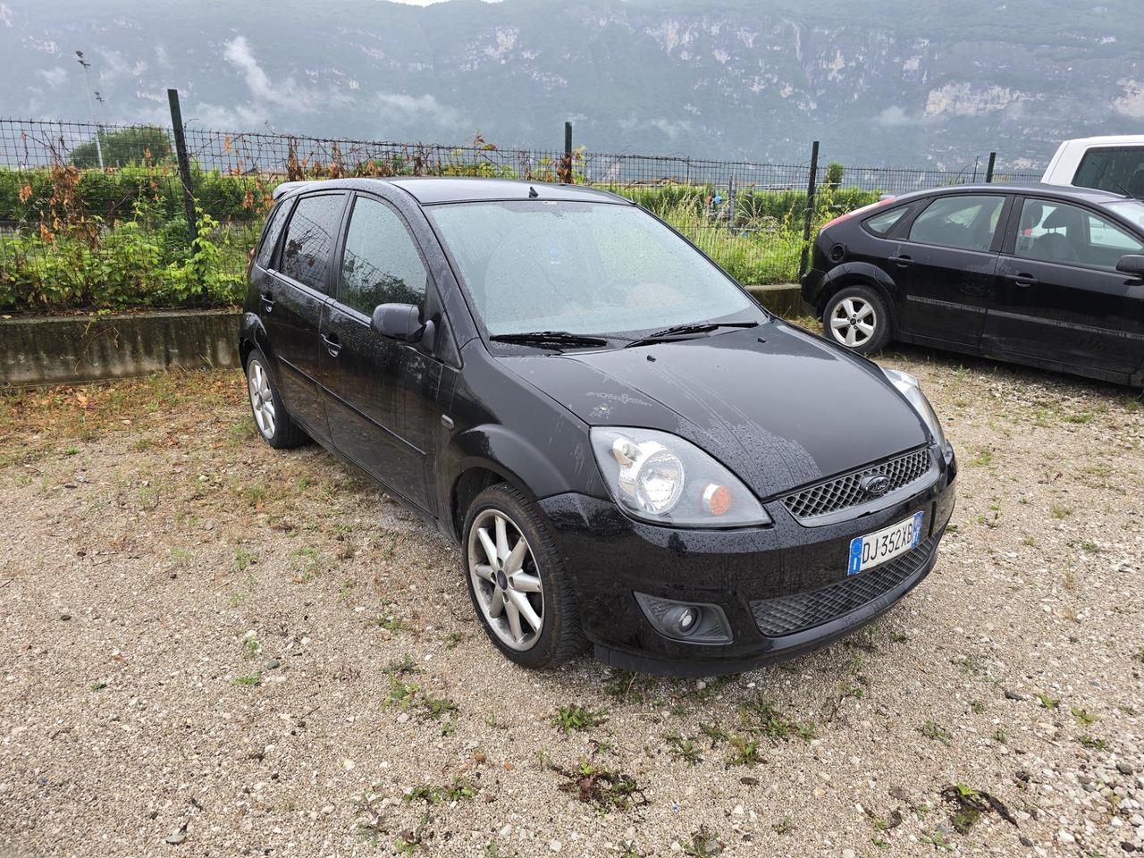 Ford Fiesta 1.4 TDCi 5p. Ghia SI NEOPATENTATI